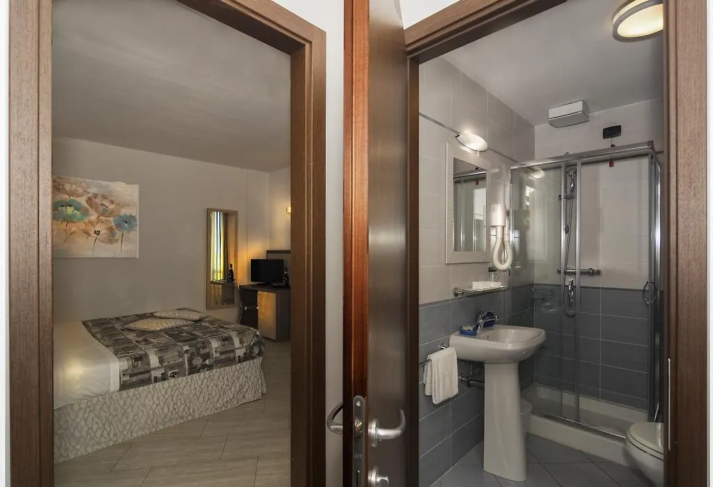 Hotel Lido Inn Lido di Camaiore 3*,